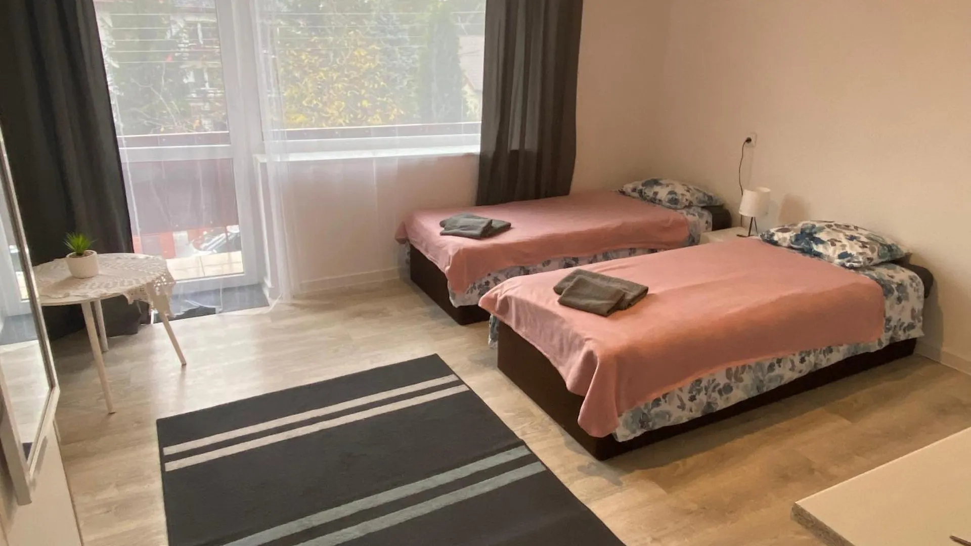 Kornlex Pokoje Goscinne Z Aneksem Kuchennym Warsaw Homestay