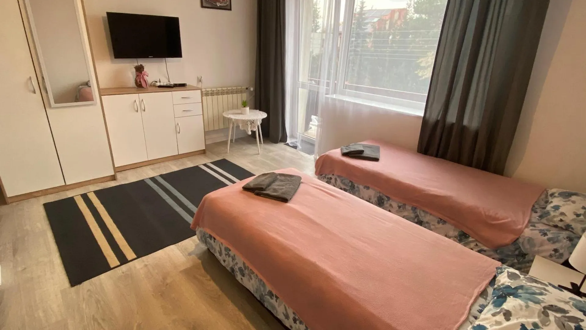 Homestay Kornlex Pokoje Goscinne Z Aneksem Kuchennym Warsaw