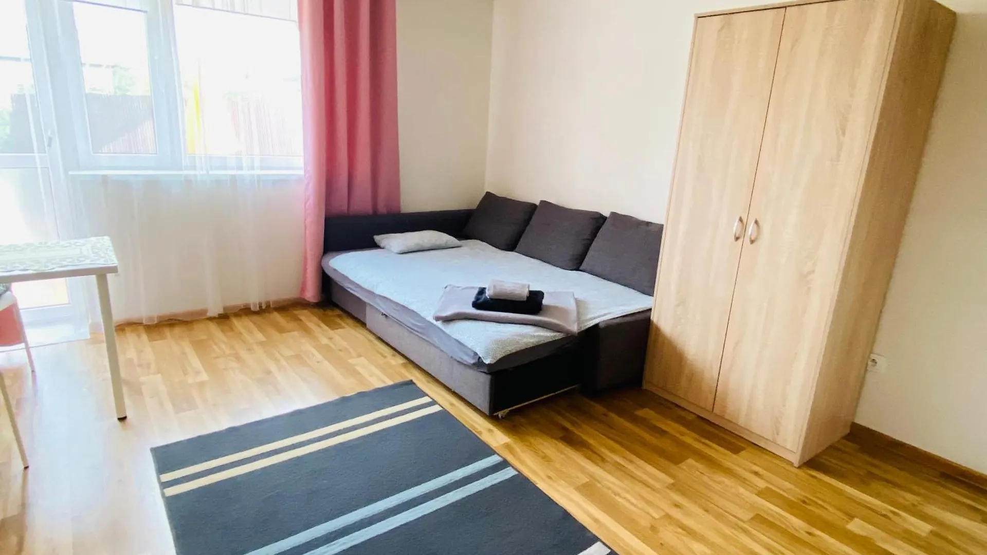 Homestay Kornlex Pokoje Goscinne Z Aneksem Kuchennym Warsaw